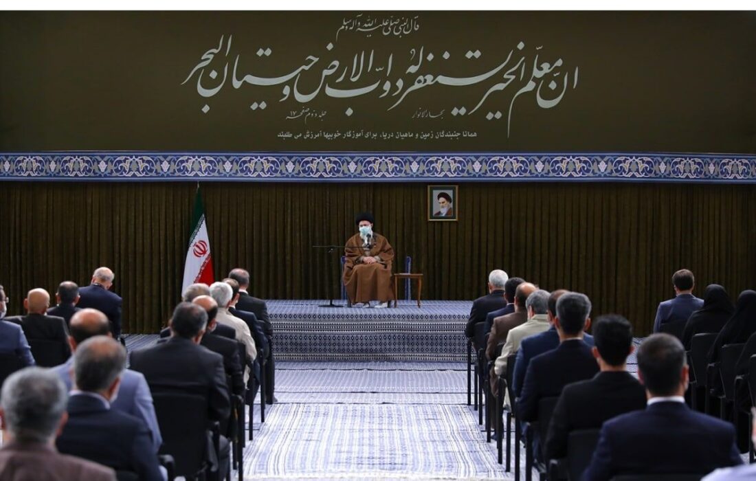 دیدار رهبر معظم انقلاب با  جمعی از معلمان و فرهنگیان