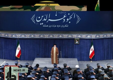فرمانده کل قوا: مذاکره با آمریکا هوشمندانه، عاقلانه و شرافتمندانه نیست/ اگر آمریکایی‌ها به امنیت ملت ایران تعرض کنند ما هم بدون تردید به امنیت آنها تعرض خواهیم کرد