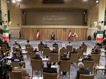 دیدار رئیسجمهور و اعضای هیئت دولت با رهبر انقلاب